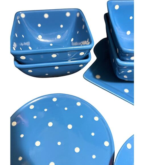 Temptations by Tara Stoneware Serving Set - Blue Polka Dots - 11 Pieces - Picture 2 of 14